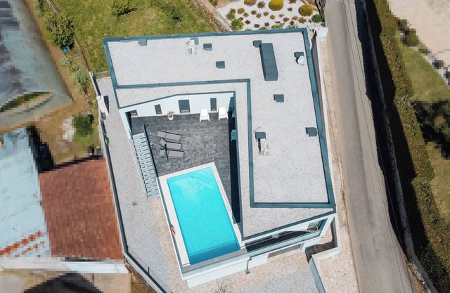 MODERNES BAUGEHÄUSE IN DER UMGEBUNG VON PONTE DE LIMA