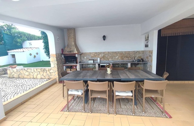 Casa das Flores-Private Villa w/ Pool & BBQ