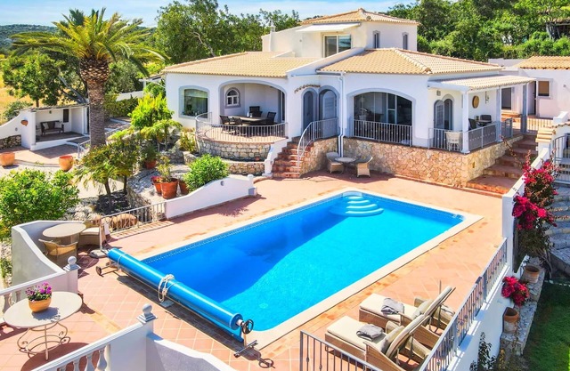Casa das Oliveiras wunderschön gelegene Luxusvilla mit Garten und Swimmingpool.