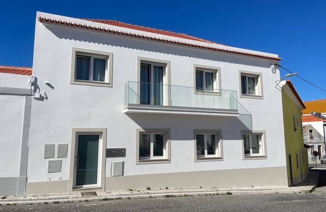 Strand & Stadtblick in Peniche: Gemütliches Apartment mit 2 Schlafzimmern und To