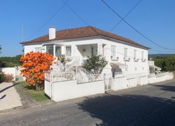 Casa das Uveiras