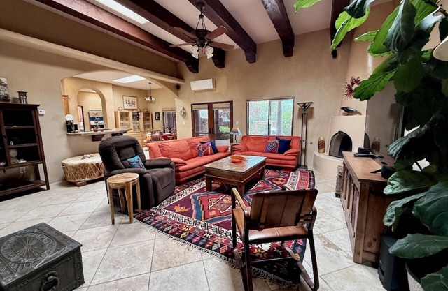 Casa de Ángeles - Upscale Serenity, Mountain Views, 20 mins to Santa Fe