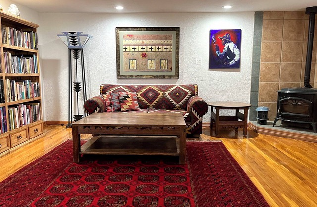 Casa de Arte; Art, Comfort, Private Location, Home Office