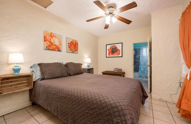 Casa de Colores - Cheerful 1 Bed, Full Bath House
