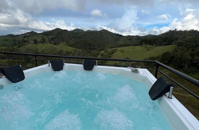 Casa de Campo de Lujo en el Retiro, Antioquia a 45 Minutos de Medellín