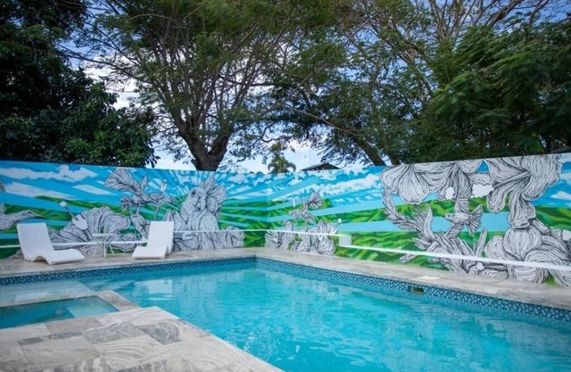 Casa de Carmen Pool House!! Family + Pet Friendly!! Perfect for Large Groups!!
