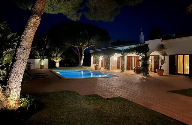 Casa de Colinas - Four Bedroom Villa, Sleeps 8