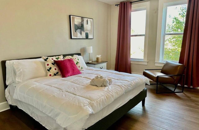 Casa de Color - 2BR/1BA Townhome near Downtown