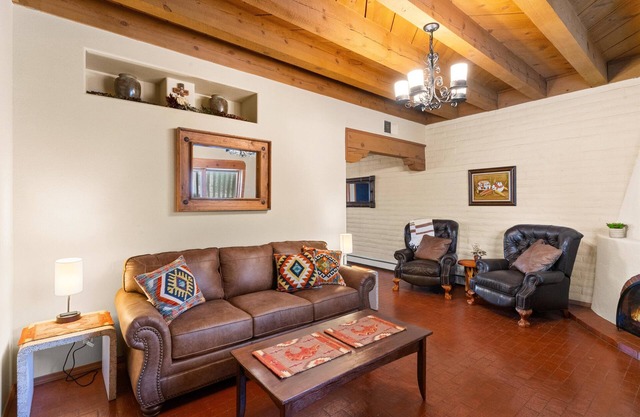 Casa de Kokopelli - Get a sense of the "New Mexico True" feel!