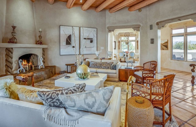 Casa de las Vistas | Stunning Mountain Views | Designer Decor | MONTHLY