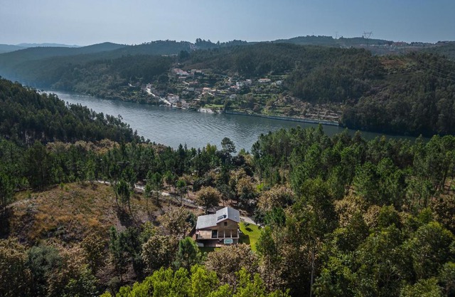 Casa de Medas - Private country house with outdoor spa and river view only 25 minutes away from Oporto
