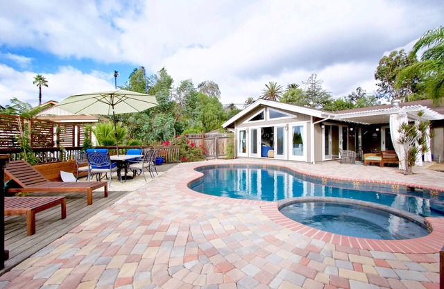Abgelegene Hillside Retreat w / Salzwasser Pool & Spa
