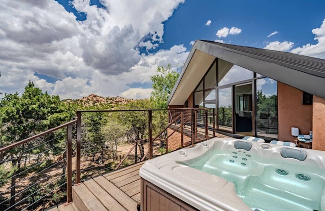 Casa De Novo-Two Homes on Five Private Acres