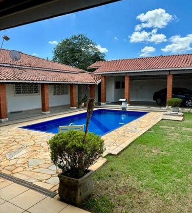 Casa de Veraneio com Piscina em São Pedro - SP
