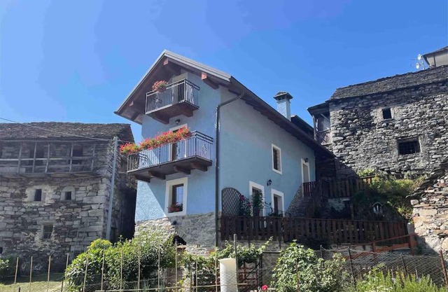 CASA DEL CIOS calda e intima casetta immersa nel verde delle montagne