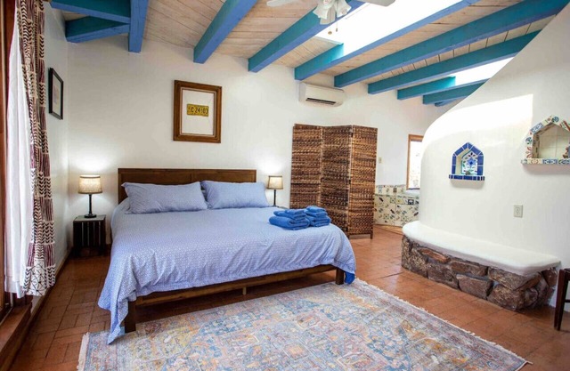 Casa del Corazón: beautiful Santa Fe country home.