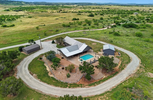 Casa del Lago PK- near lake and perfect for entertaining!