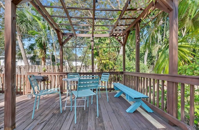 Casa Del Sol 3 Bed 1 Bath w/Tropical Garden 6711