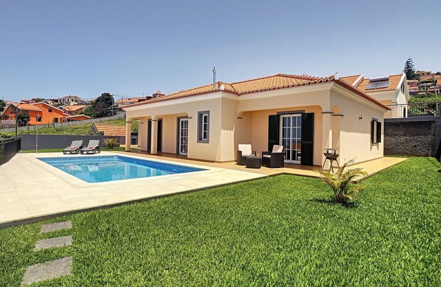 Casa Del Sol by LovelyStay