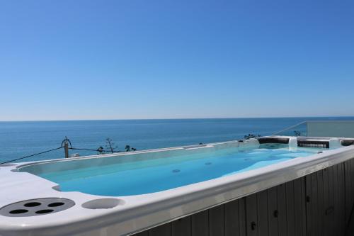 Casa do Mar - Luxurious Villa with Swim Spa & sea view