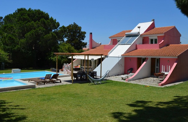 Casa do Pinheiro - Villa mit privatem Garten und Pool in Marisol bei Aroeira