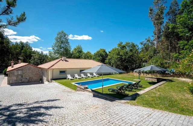 Ferienwohnung für 21 Personen mit Barbecue und eigenem Pool