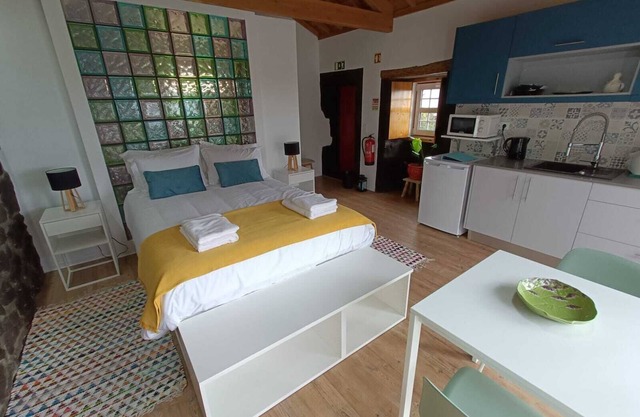 Casa do Poço - Little house, located in the heart of a calm and rural village.
