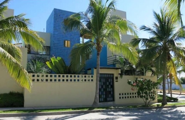 Casa Donna is a show place in a superb location.