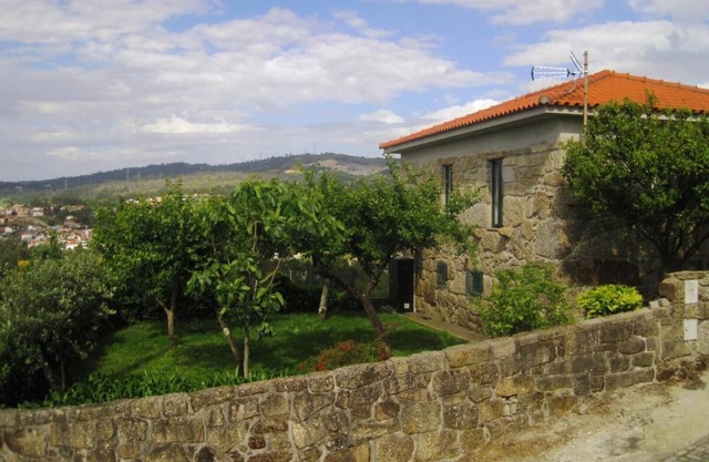 Casa dos Bisavós-slowdown Rota do Românico a 16km do Porto. Petfriendly