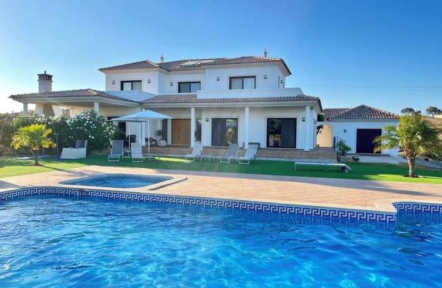 Casa Eden, Luxurious Villa, 6 Bedrooms, 5 Bathrooms, Swimming Pool, Sea View