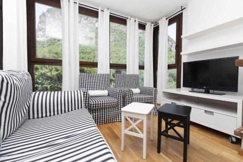 Casa Eguzkilore by BeValle