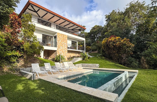 Casa El Salto - Private Oasis Surrounded by Lush Jungle.