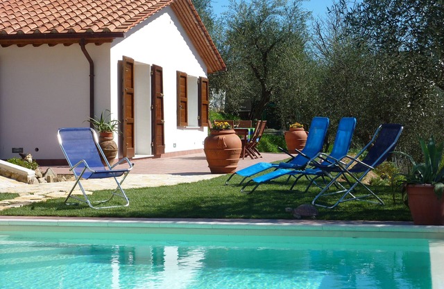 CASA ELENA - Einfamilienhaus mit umzäuntem Garten und Pool zur exklusiven Nutzung