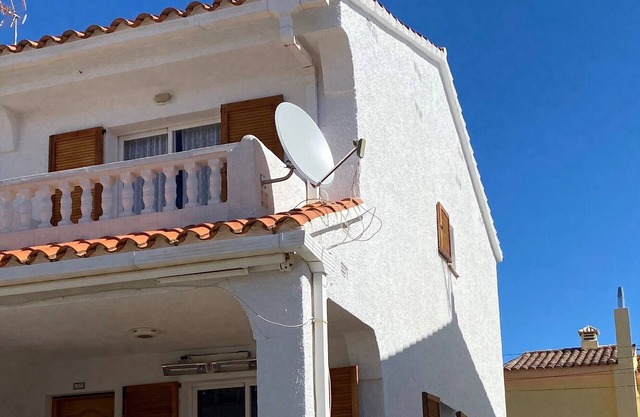 Casa Elisa: 3 bedrooms wifi airco shared pool
