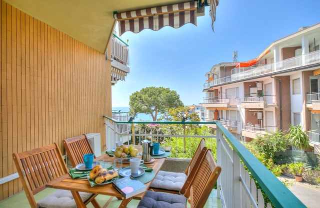 Casa Emma With Sea Glimpse, Sanremo, Italy
