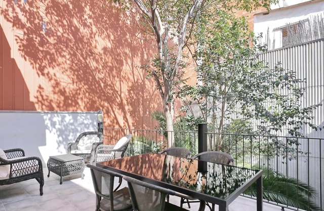 Casa Nanit Apt C near Camp Nou