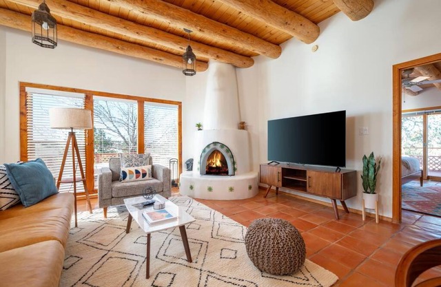 Casa Escondido- Quiet, Decks, 3BR, El Dorado