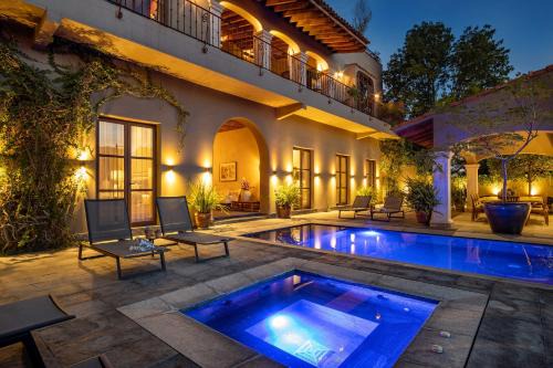 Casa Faroles, Designer 7BR Villa with Pool, Jacuzzi & Full Staff