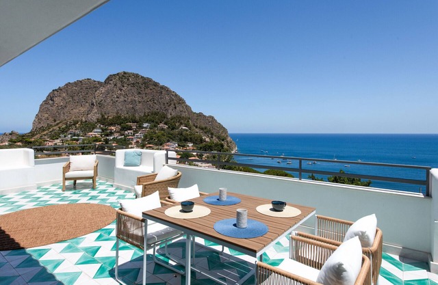 Casa Flavia con Terrazza Vista Mare by Wonderful Italy
