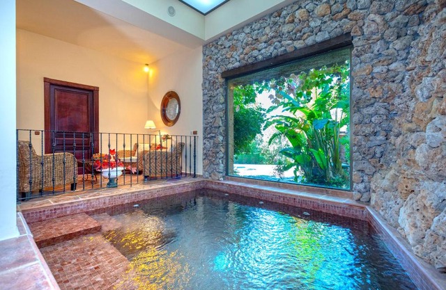 Casa Flores con Piscina interior climatizada