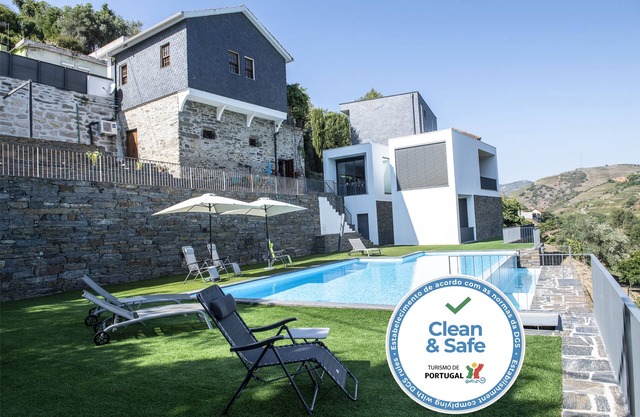Casa Foz do Corgo - private pool, gardens and river access