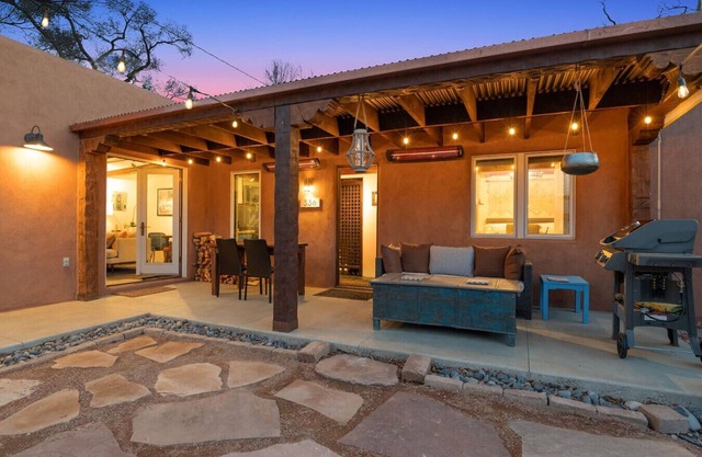 Casa Galeria- Hot Tub, Walk Everywhere!