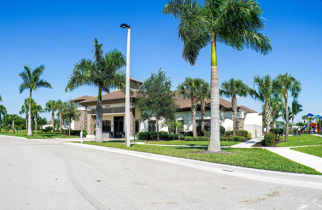 Casa Gaviotas en Fortmeyers, espaciosa, comoda, moderna. Simplemente adorable.