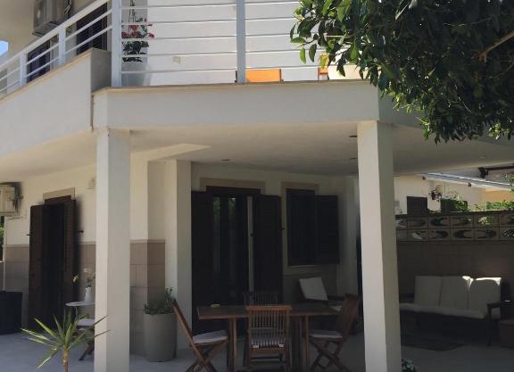 casa gialla Marzamemi