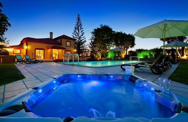 Casa Grande - 6 Schlafzimmer, Außenzimmer, eingezäunten Pool, barrierefrei