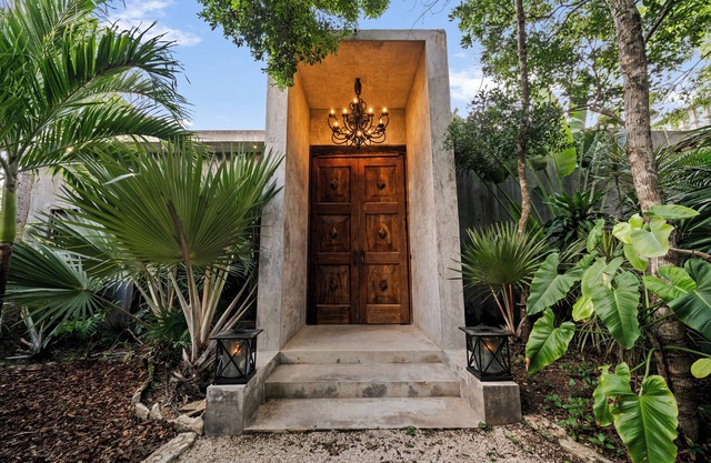 Casa Halo - LUX Mansion, Heated Pool, Sonos Speakers, Gated Community and Staff