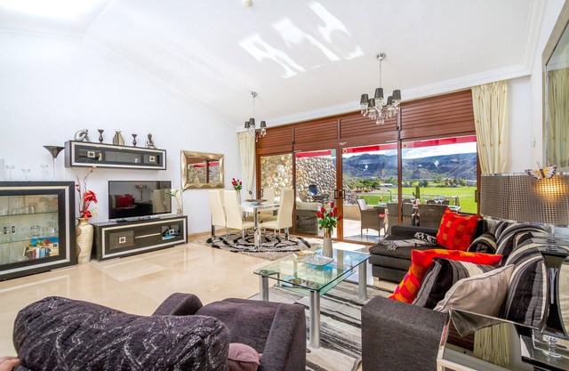 Casa Holmston Anfi Tauro. Tolles Design, Aussicht, große Küche und Gemeinschaftspool.