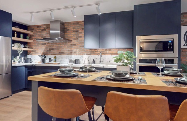 Casa Hotel Elegant 2BR Suite in Leslieville!