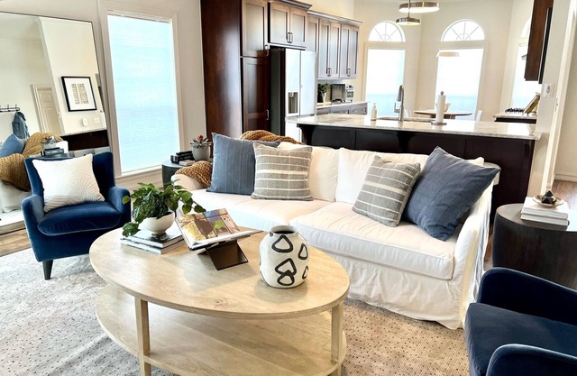 Casa Joya - A Jenks Gem Professionally designed three-bedroom luxury home!