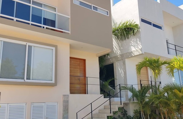 Neues Haus mit schöner Aussicht in Puntarena Nachbarschaft
